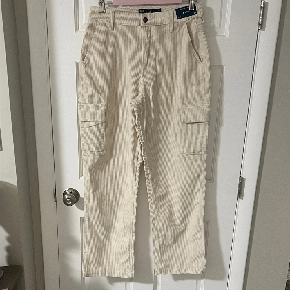 Hollister women’s ultra high-rise Dad Pant Cream corduroy size 9 waist 29 NEW